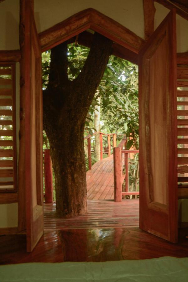 Tukulolo Treehouses Makaunga Экстерьер фото