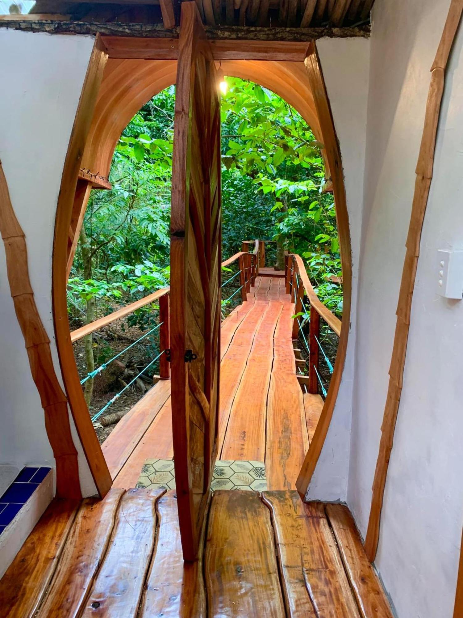 Tukulolo Treehouses Makaunga Экстерьер фото